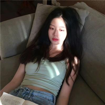 黄昏时分、牵着手